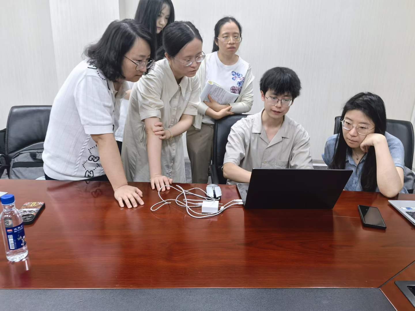 学员分组围绕财务场景做实操演练